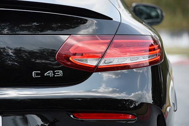 Mercedes-benz AMG C 43 4MATIC Coupe CKD เมอร์เซเดส-เบนซ์ เอเอ็มจี ปี 2018 : ภาพที่ 16