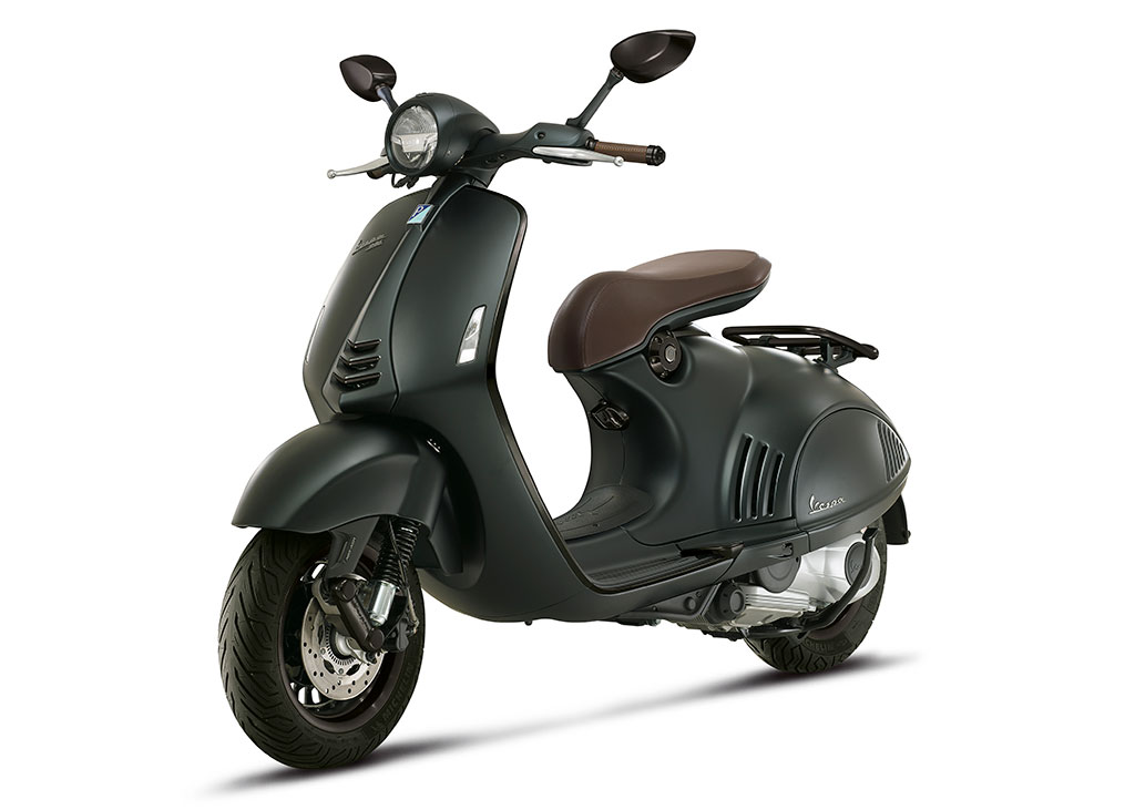 Vespa 946 Emporio Armani เวสป้า ปี 2015 : ภาพที่ 1