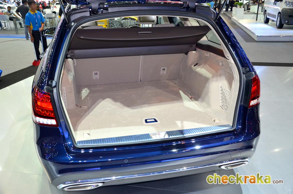 Mercedes-benz E-Class E 300 BlueTEC Hybrid Estate AMG Dynamic เมอร์เซเดส-เบนซ์ อี-คลาส ปี 2013 : ภาพที่ 16
