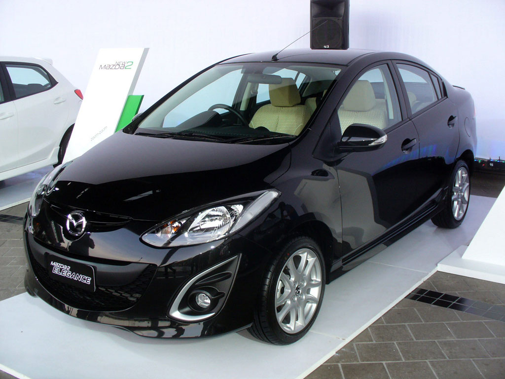 Mazda 2 Elegance Groove AT มาสด้า ปี 2012 : ภาพที่ 2