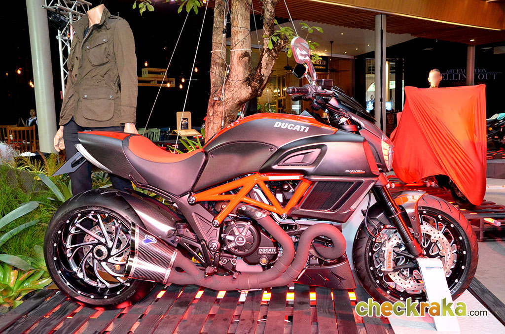 Ducati Diavel Carbon ดูคาติ เดียแวล ปี 2014 : ภาพที่ 7