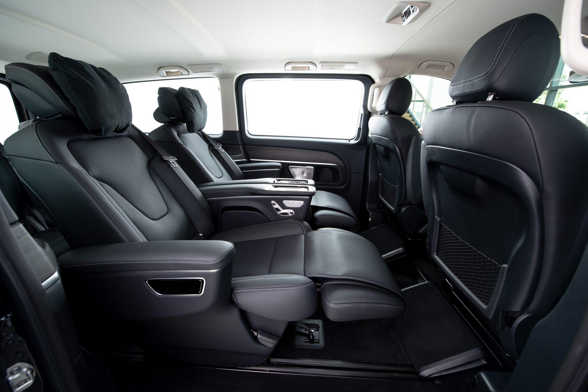 Mercedes-benz V-Class V 300 d Exclusive เมอร์เซเดส-เบนซ์ วี-คลาส ปี 2024 : ภาพที่ 17