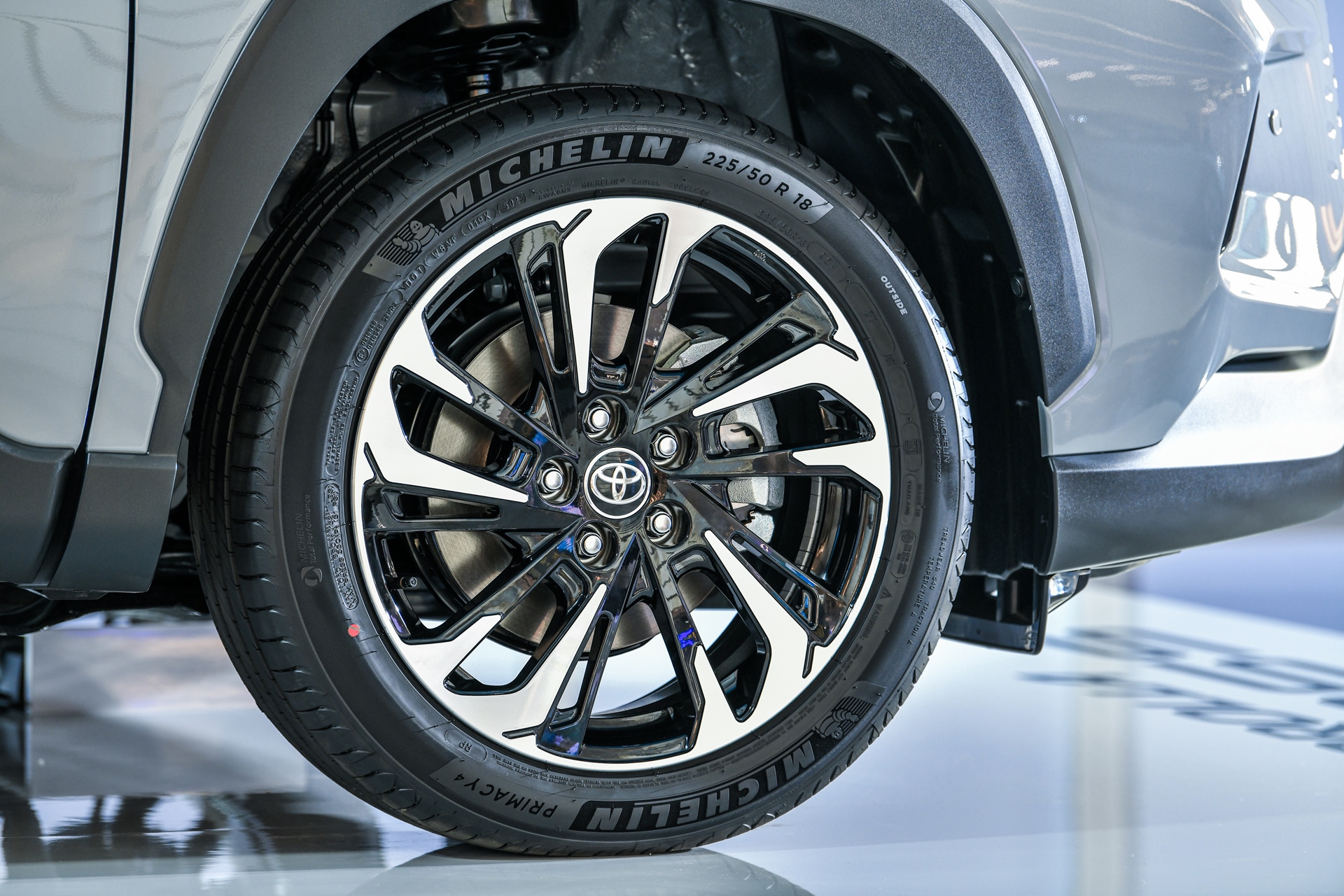 Toyota Corolla Cross HEV Premium Luxury โตโยต้า ปี 2026 : ภาพที่ 3