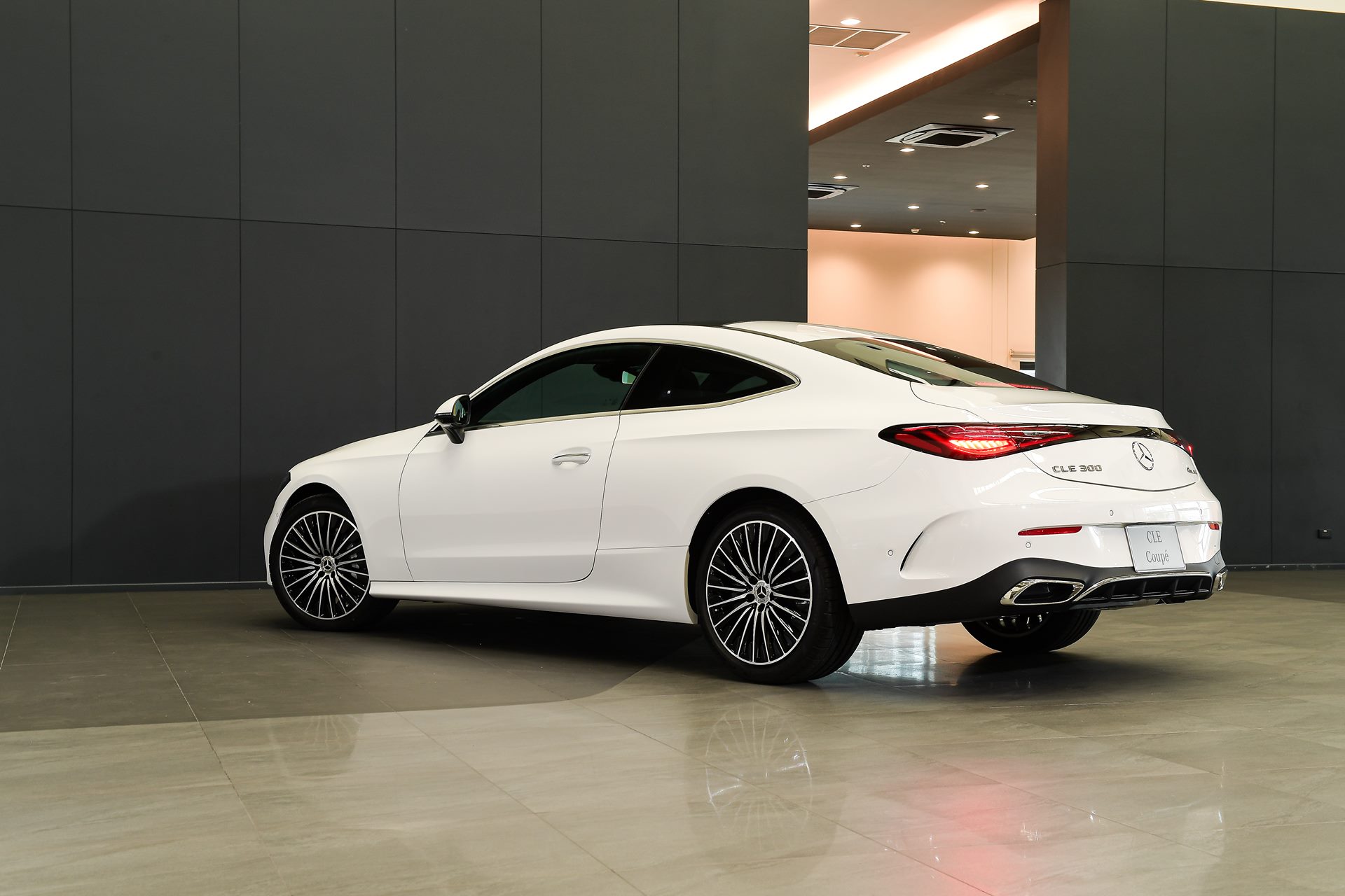 Mercedes-benz CLE-Class CLE 300 4MATIC Coupé AMG Dynamic Night Edition เมอร์เซเดส-เบนซ์ ปี 2026 : ภาพที่ 2