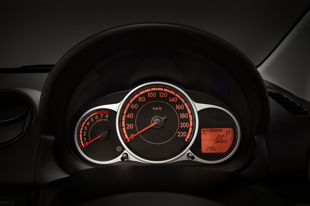 Mazda 2 Sports Maxx AT มาสด้า ปี 2012 : ภาพที่ 6