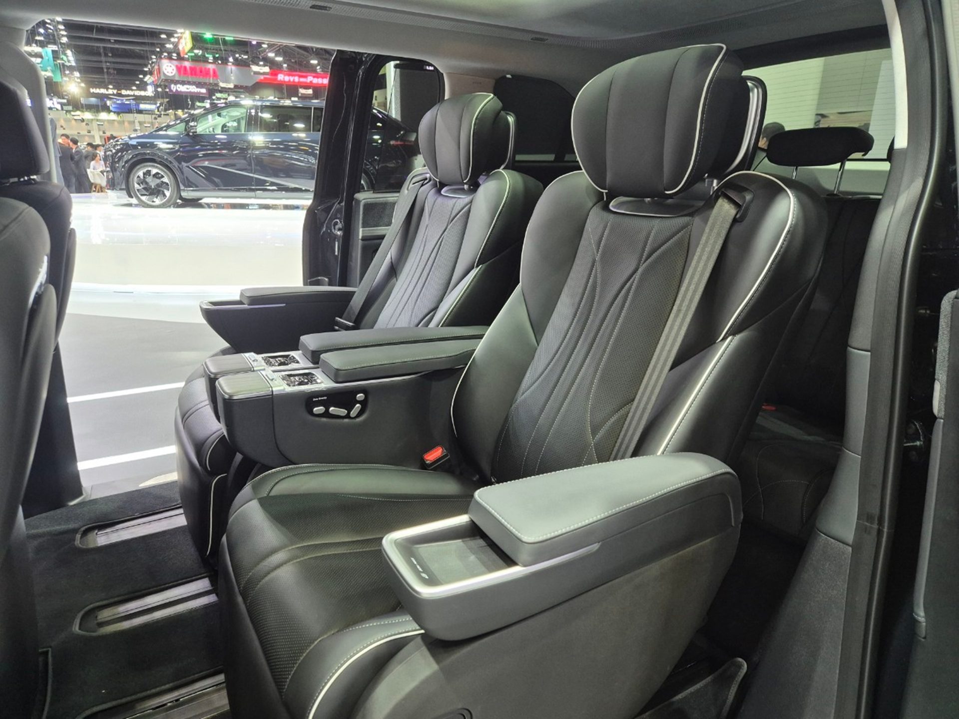 Xpeng X9 Luxury เอ็กซ์เผิง ปี 2024 : ภาพที่ 6