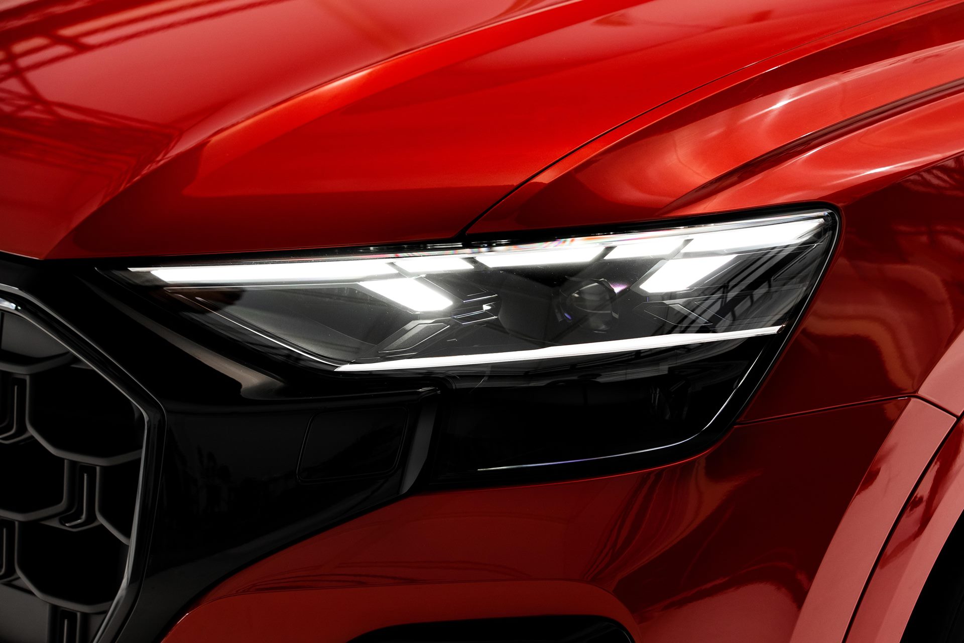 Audi Q8 TFSI e quattro S line edition one อาวดี้ ปี 2024 : ภาพที่ 3