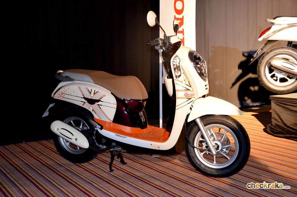 Honda Scoopy i Club 12 ฮอนด้า สกู้ปปี้ไอ ปี 2013 : ภาพที่ 18