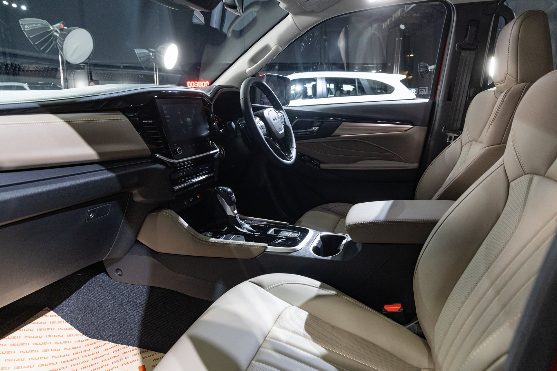 Isuzu MU-X 4x2 3.0 Ultimate A/T อีซูซุ ปี 2024 : ภาพที่ 7