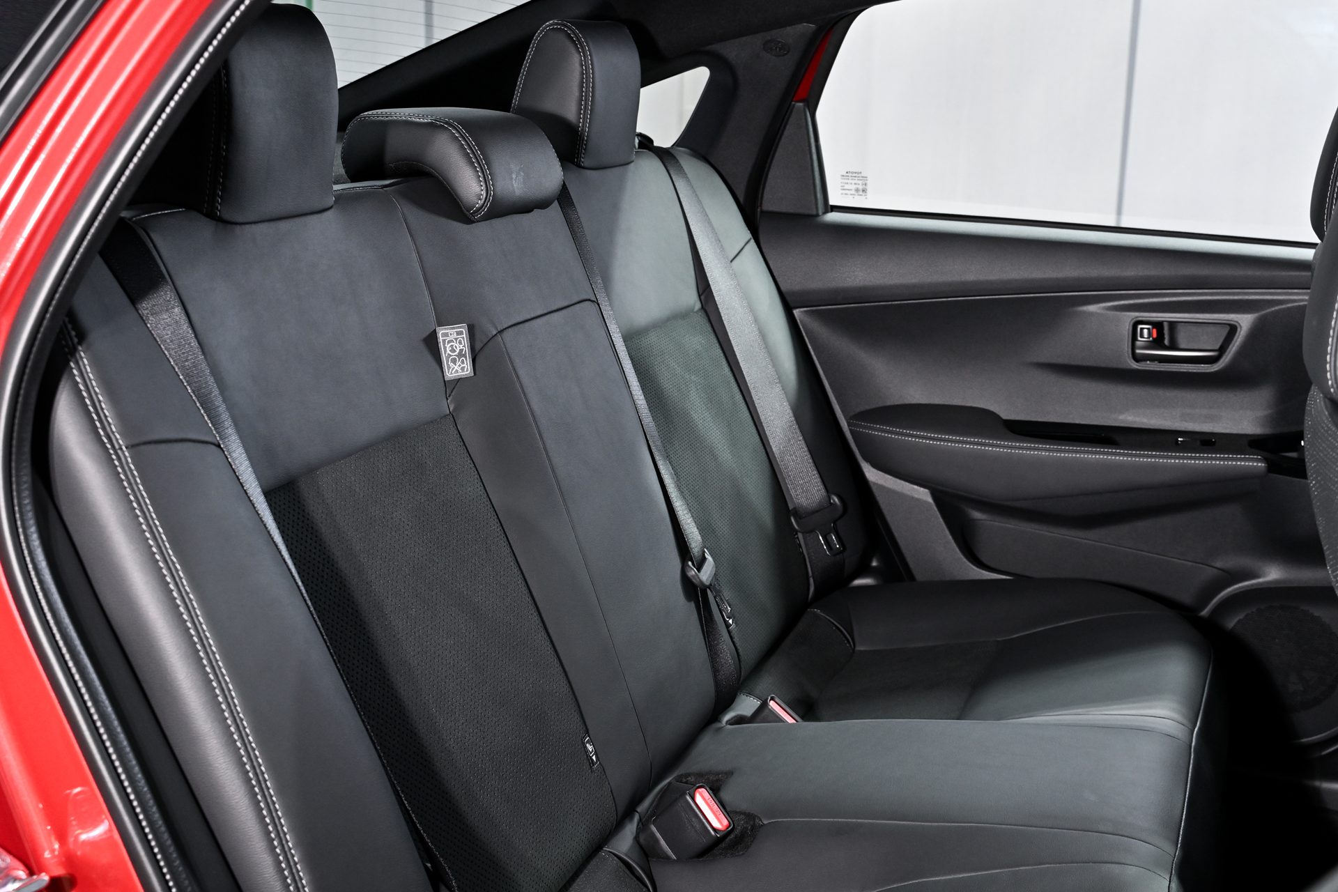 Toyota Yaris ATIV HEV GR Sport โตโยต้า ยาริส ปี 2025 : ภาพที่ 14