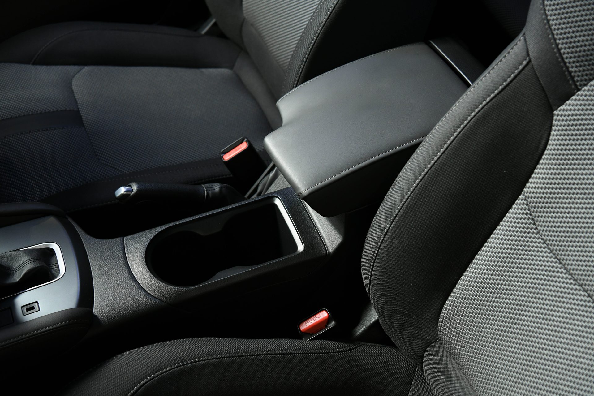 Mazda BT-50 DBL 2.2 XT HI-RACER 8AT มาสด้า บีที-50 ปี 2024 : ภาพที่ 12