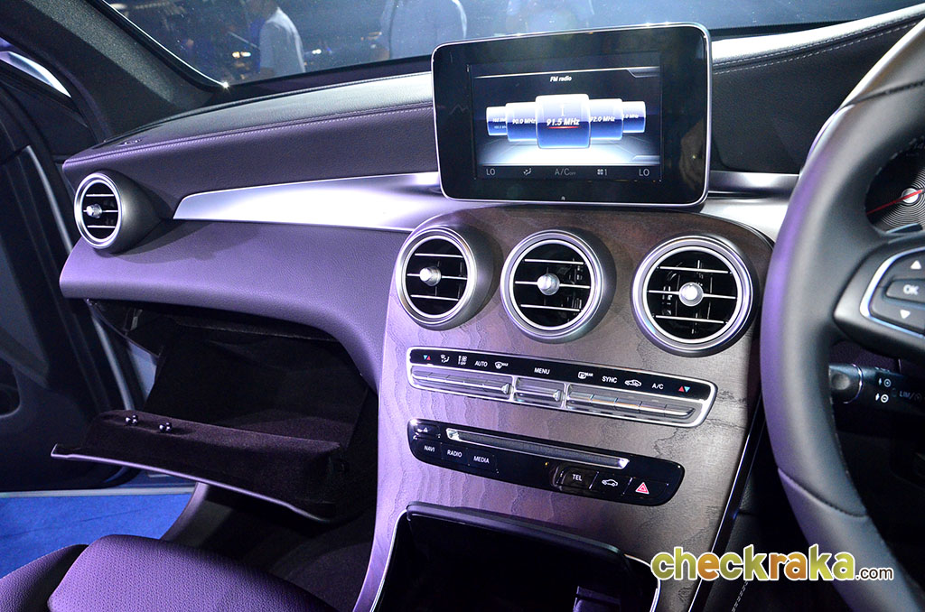Mercedes-benz GLC-Class GLC 250 D 4Matic Off-Road เมอร์เซเดส-เบนซ์ จีแอลซี ปี 2015 : ภาพที่ 16