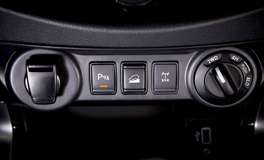 Nissan Navara King Cab Calibre E 7AT Black Edition นิสสัน นาวาร่า ปี 2024 : ภาพที่ 16