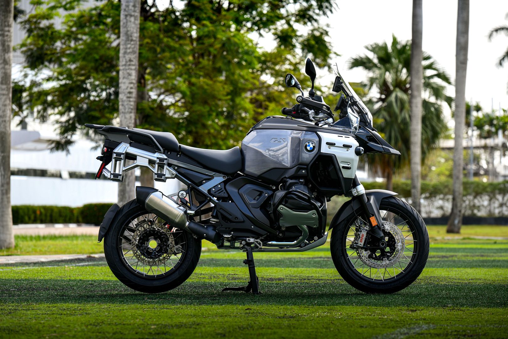 BMW R R 1300 GS Adventure GS Trophy บีเอ็มดับเบิลยู อาร์ ปี 2025 : ภาพที่ 2