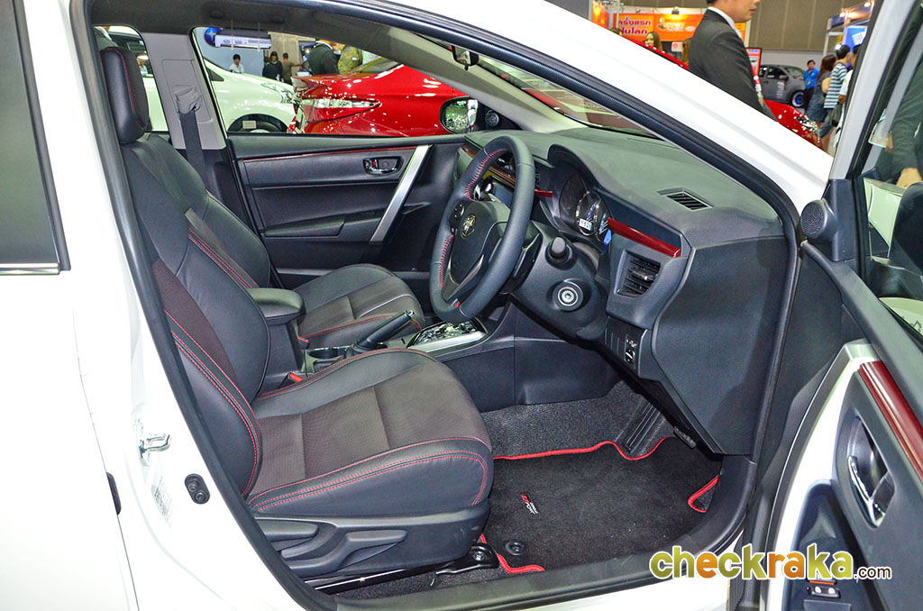 Toyota Altis (Corolla) 1.8 ESport Nurburgring Edition โตโยต้า อัลติส(โคโรลล่า) ปี 2015 : ภาพที่ 10