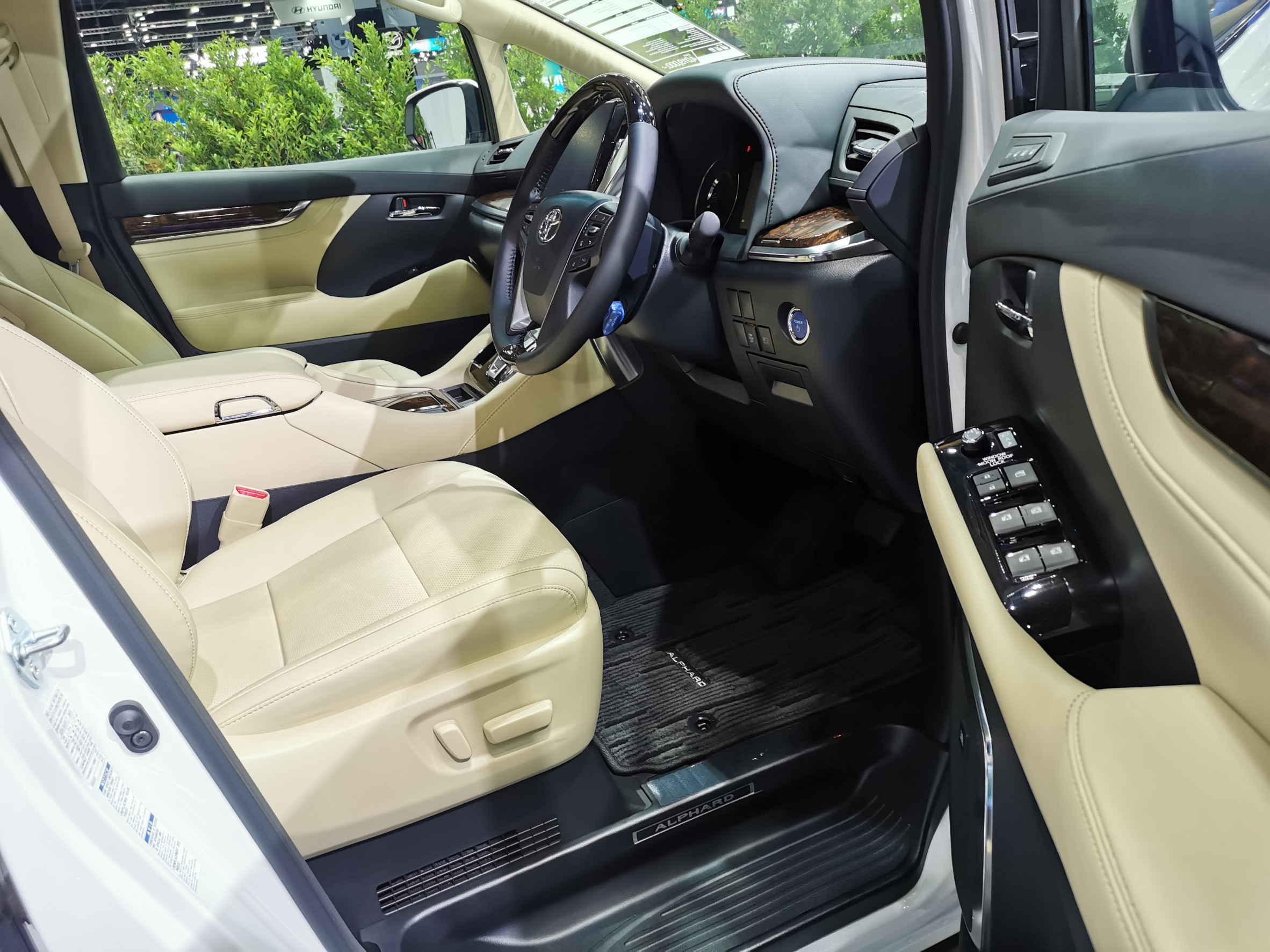 Toyota Alphard Vellfire 2.5 โตโยต้า อัลฟาร์ด ปี 2020 : ภาพที่ 8