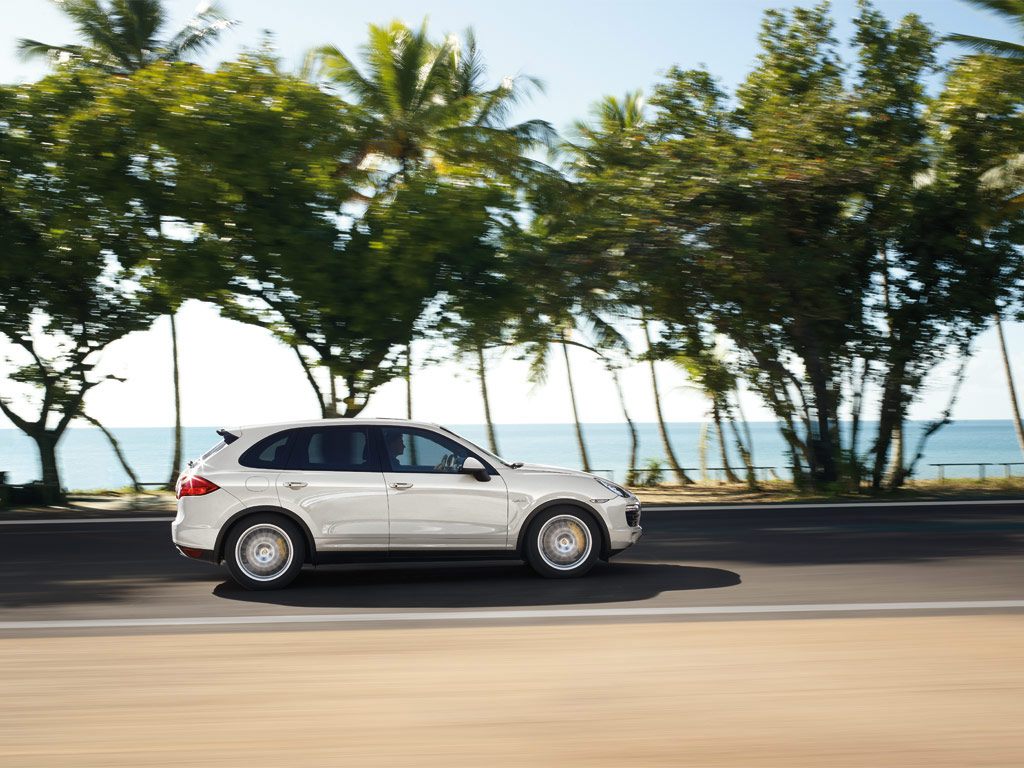 Porsche Cayenne S Hybrid ปอร์เช่ คาเยน ปี 2010 : ภาพที่ 2