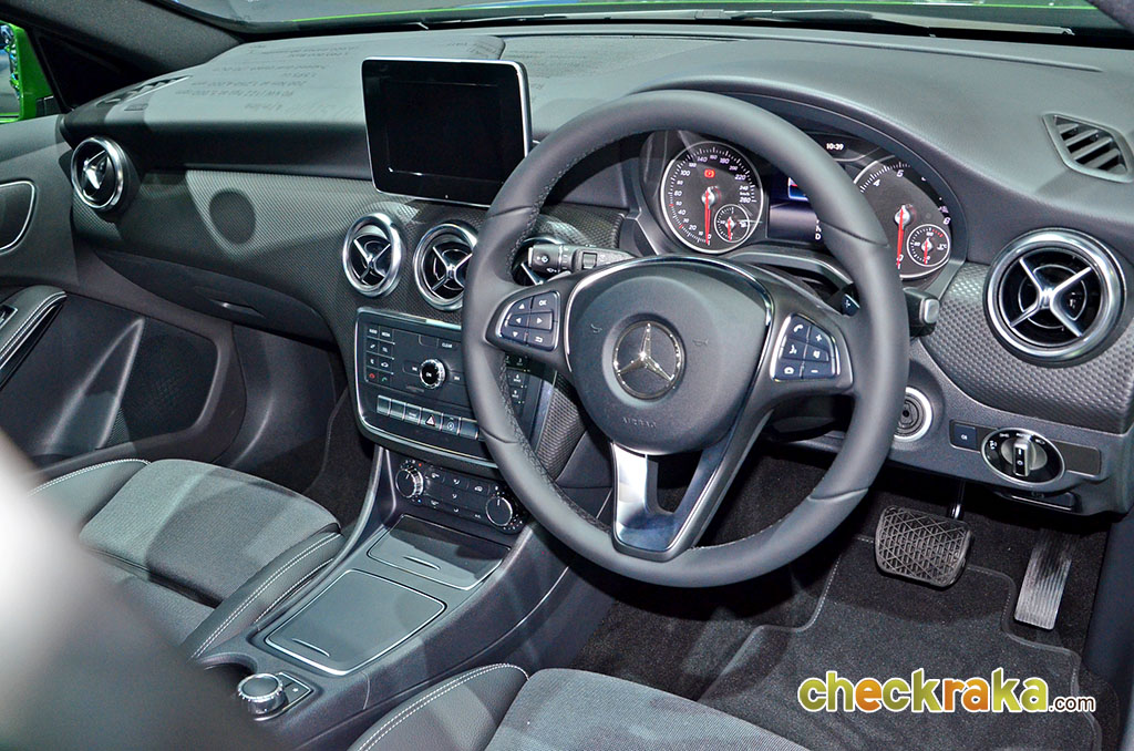 Mercedes-benz A-Class A 180 Urban เมอร์เซเดส-เบนซ์ เอ-คลาส ปี 2015 : ภาพที่ 15