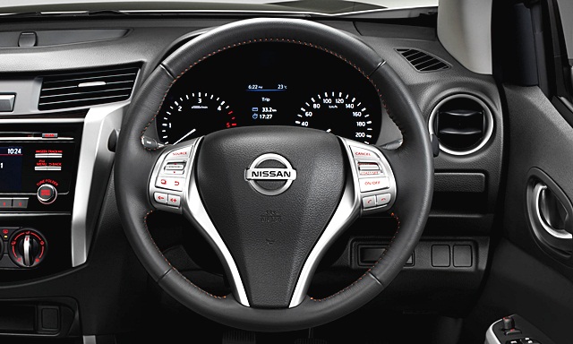 Nissan Navara NP300 Double Cab Calibra EL 7 AT Black Edition นิสสัน นาวาร่า ปี 2019 : ภาพที่ 15