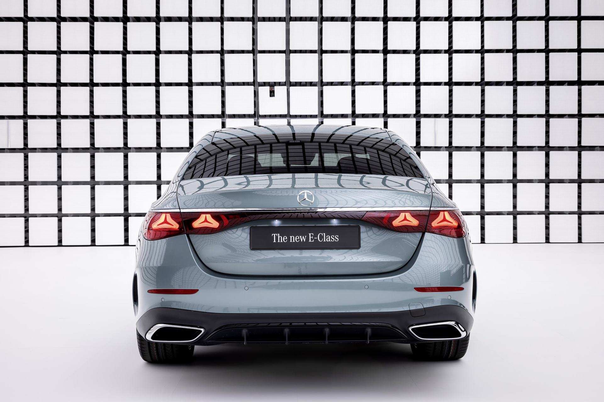 Mercedes-benz E-Class E 220 d AMG Line เมอร์เซเดส-เบนซ์ อี-คลาส ปี 2024 : ภาพที่ 4