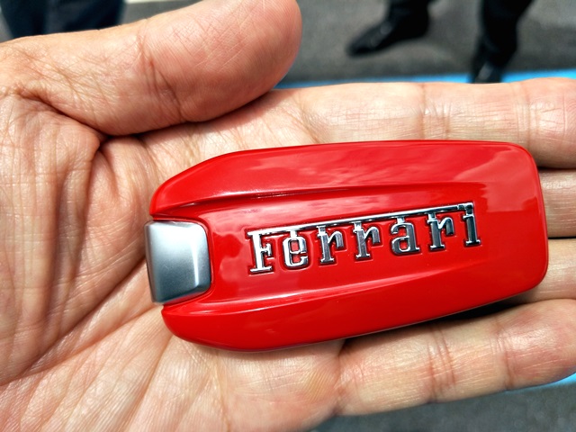 Ferrari 812 Superfast V12 เฟอร์รารี่ ปี 2017 : ภาพที่ 14