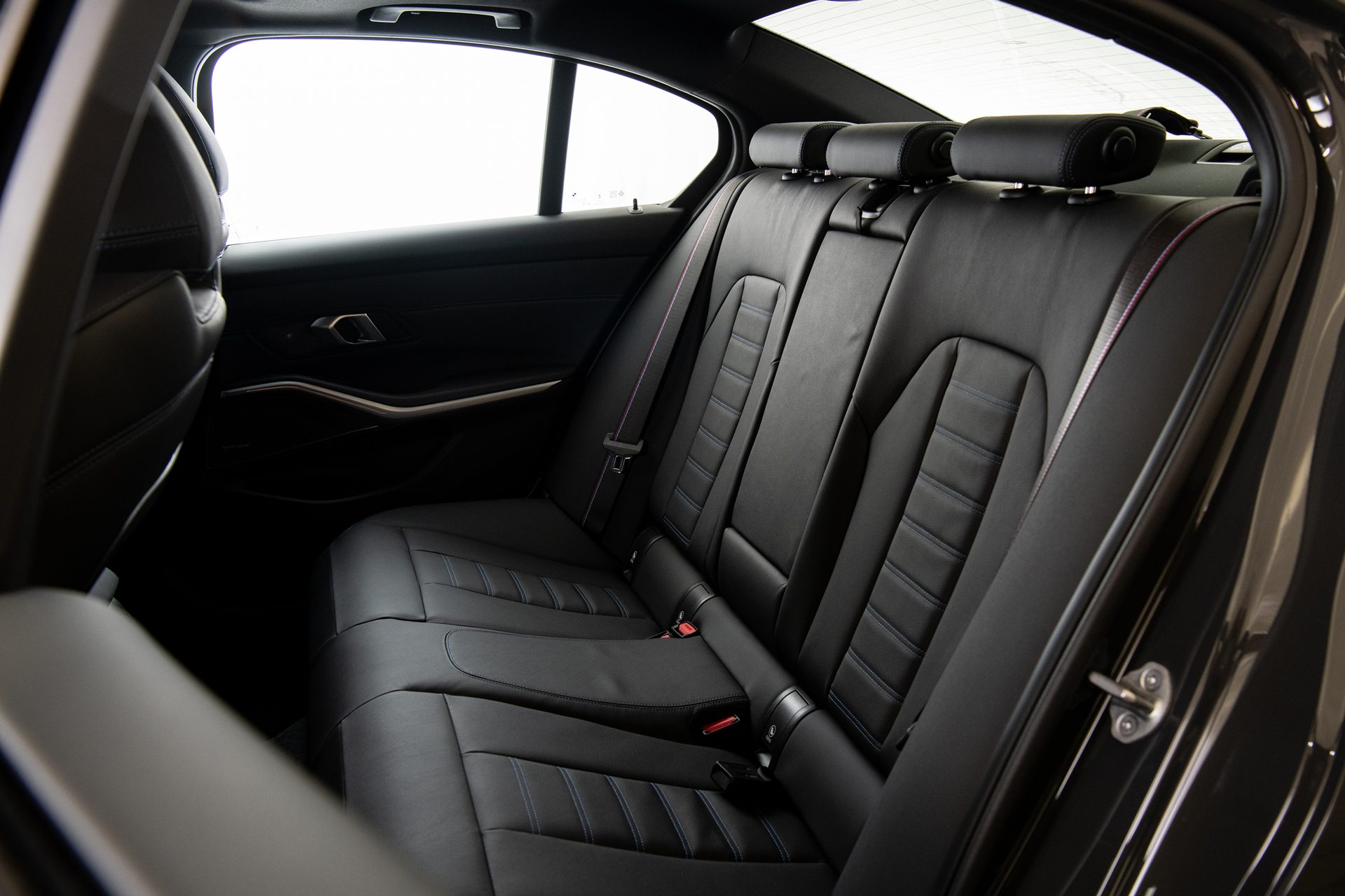 BMW Series 3 M340i xDrive บีเอ็มดับเบิลยู ซีรีส์3 ปี 2025 : ภาพที่ 15