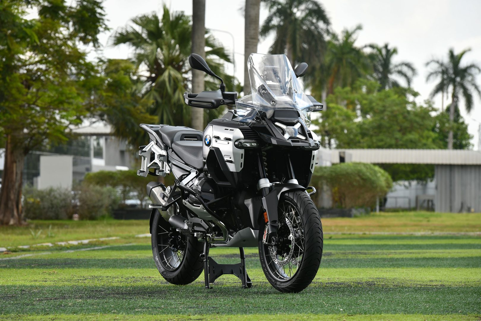 BMW R R 1300 GS Adventure GS Trophy บีเอ็มดับเบิลยู อาร์ ปี 2025 : ภาพที่ 1