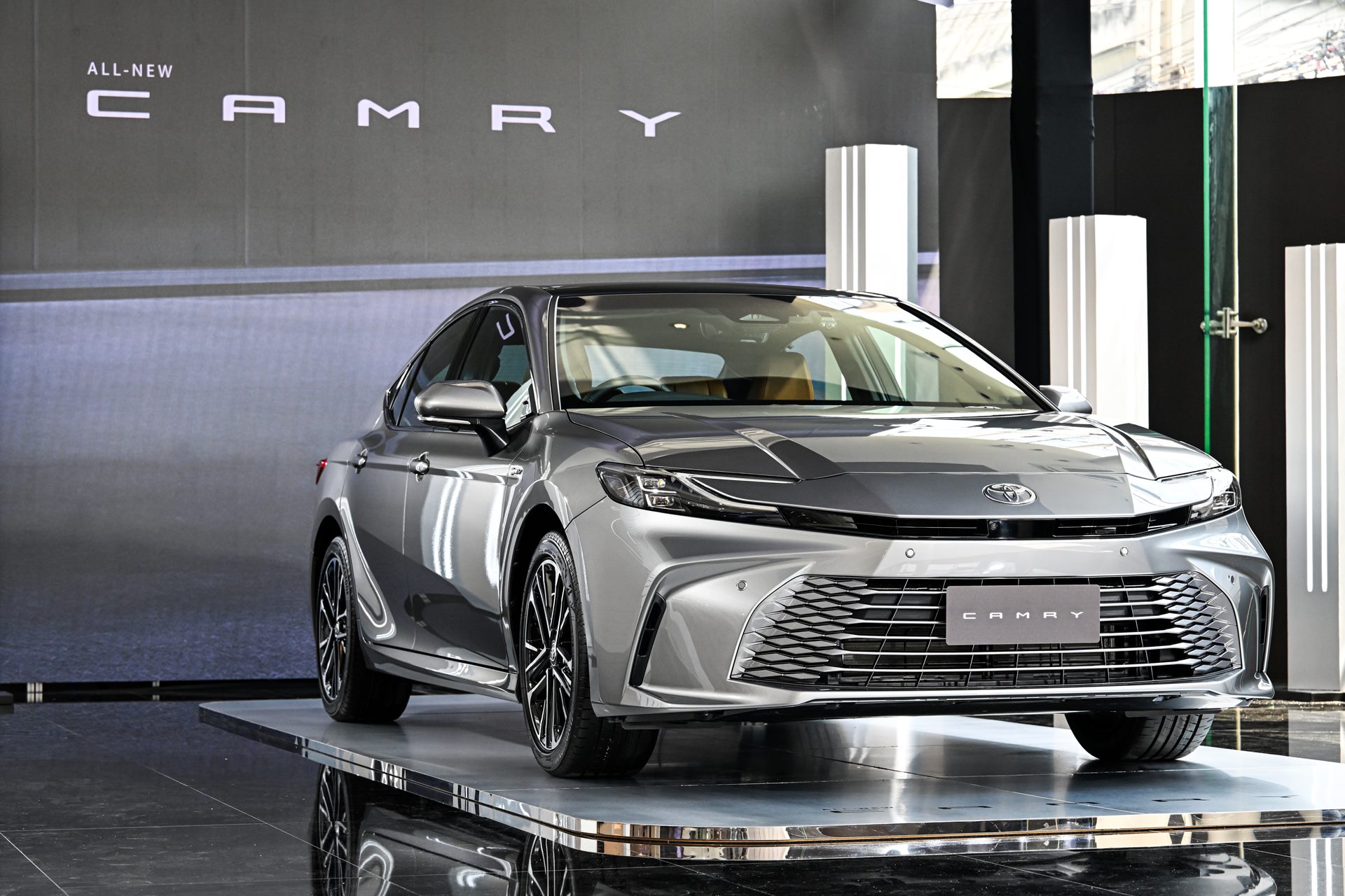 Toyota Camry HEV Premium Luxury โตโยต้า คัมรี่ ปี 2024 : ภาพที่ 1