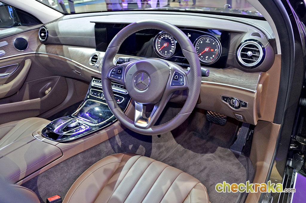 Mercedes-benz E-Class E 220 D Exclusive เมอร์เซเดส-เบนซ์ อี-คลาส ปี 2016 : ภาพที่ 13