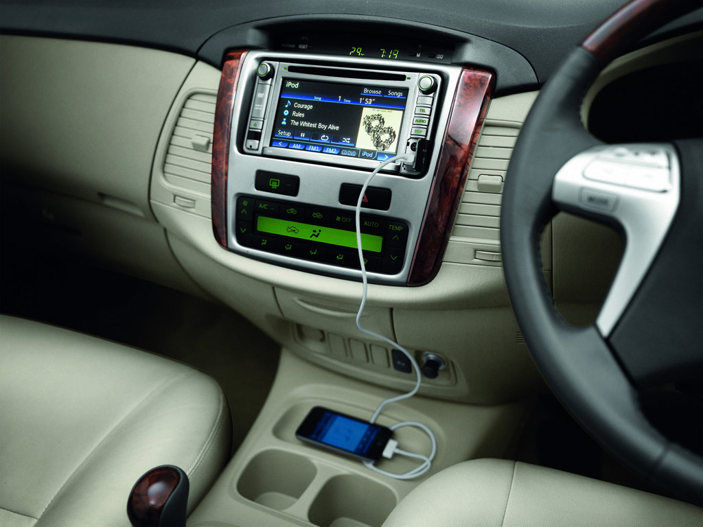 Toyota Innova 2.0 E M/T โตโยต้า อินโนว่า ปี 2011 : ภาพที่ 9