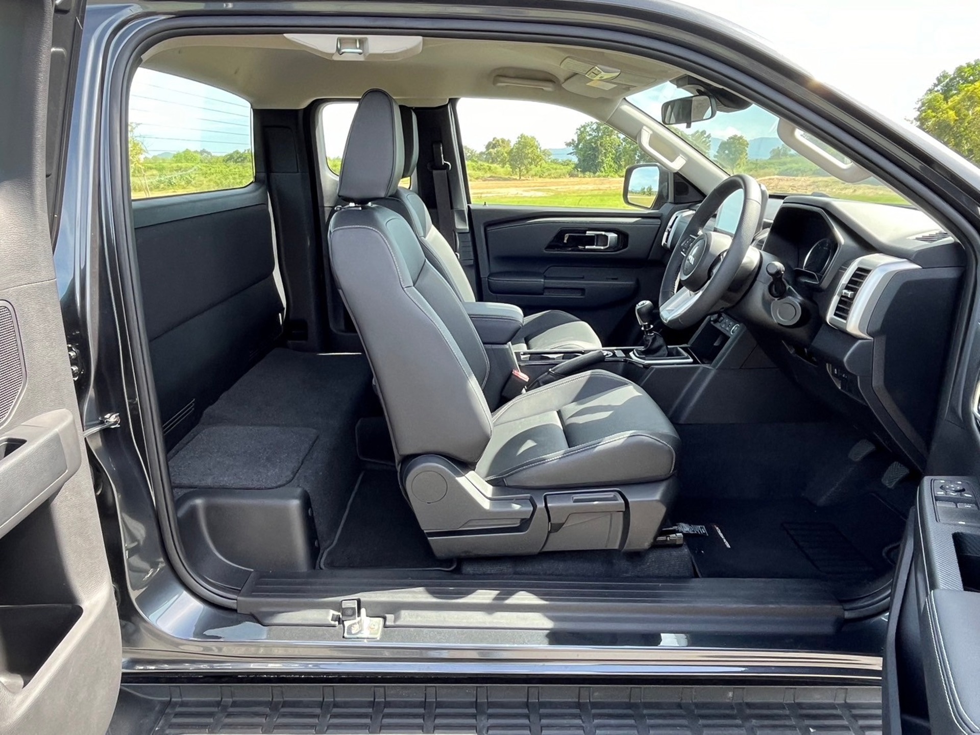 Mitsubishi Triton Mega Cab Plus 2.4 Ultra AT มิตซูบิชิ ไทรทัน ปี 2025 : ภาพที่ 3