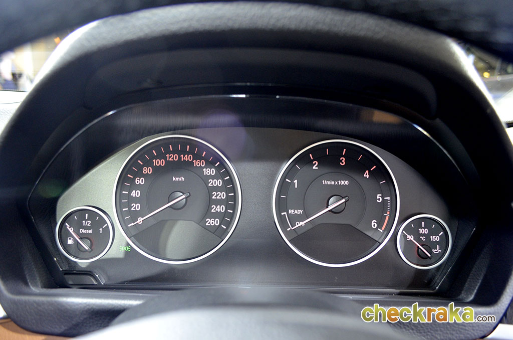 BMW Series 3 320d Celebration Edition บีเอ็มดับเบิลยู ซีรีส์3 ปี 2016 : ภาพที่ 10