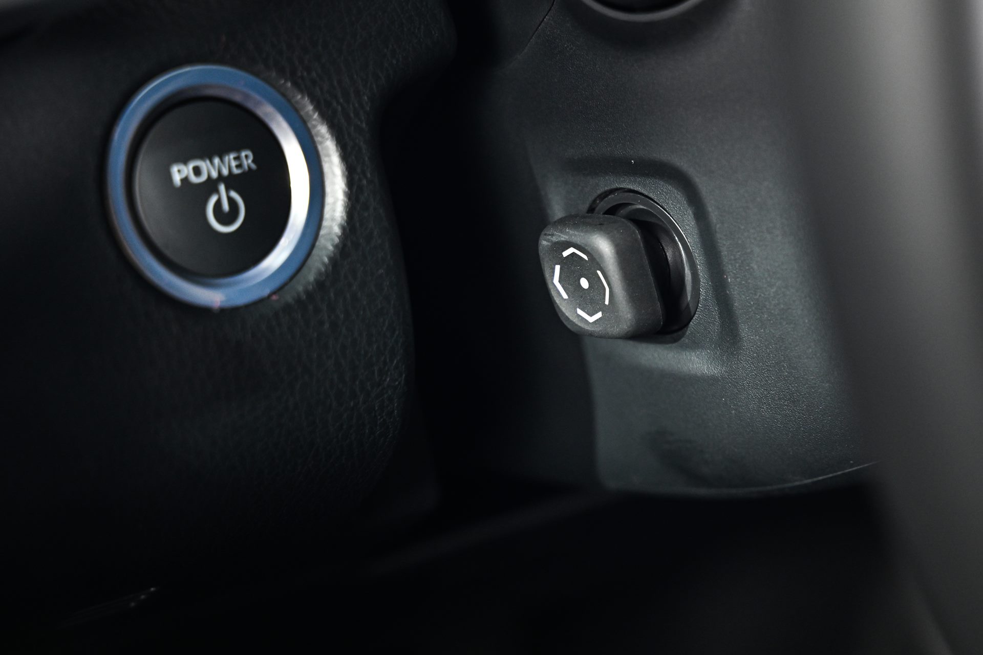 Toyota Camry HEV Premium โตโยต้า คัมรี่ ปี 2024 : ภาพที่ 10