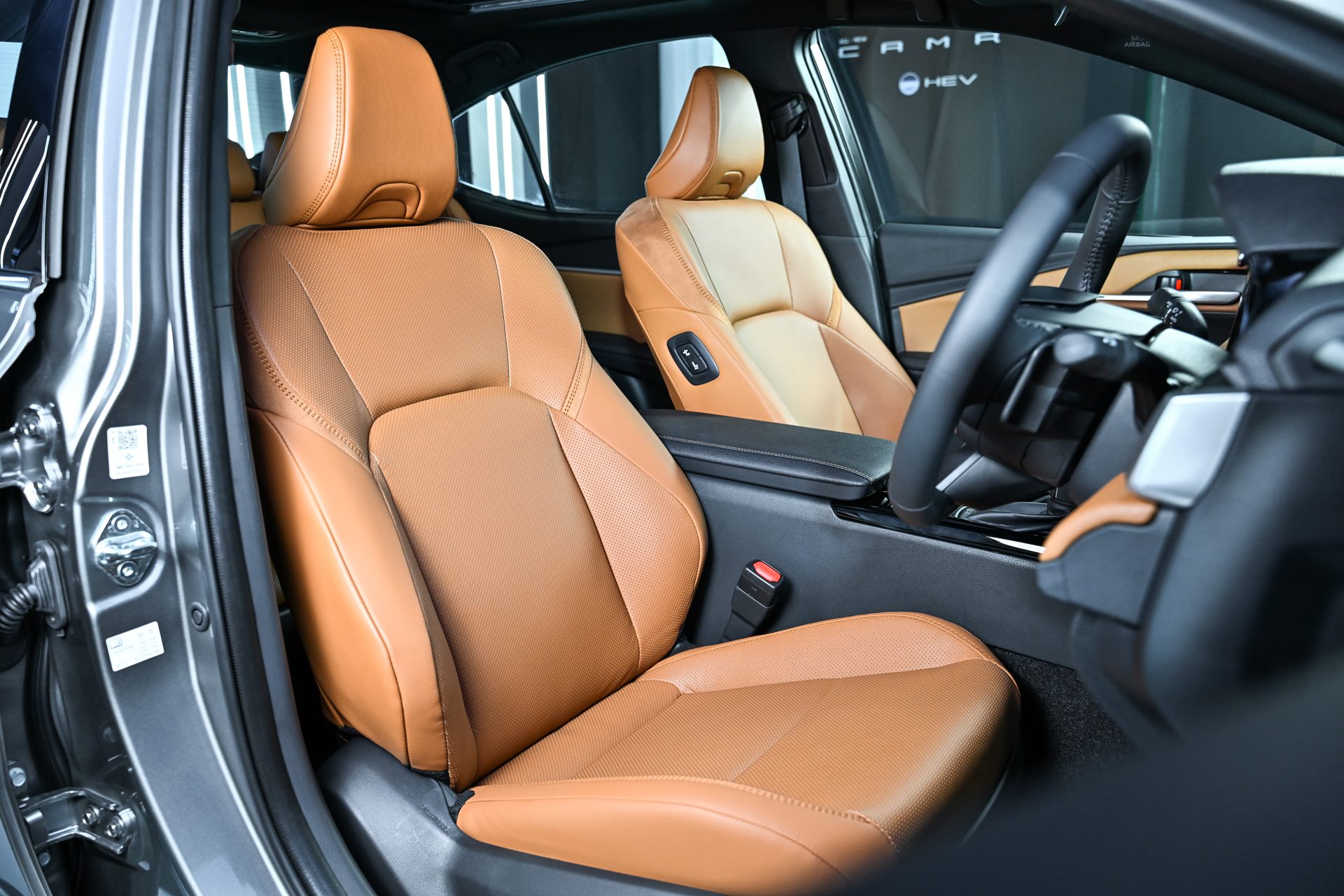 Toyota Camry HEV Premium Luxury โตโยต้า คัมรี่ ปี 2024 : ภาพที่ 17