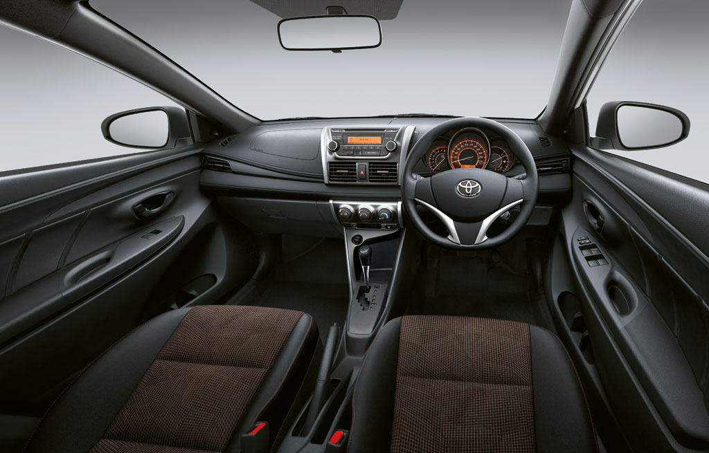 Toyota Yaris 1.2 J โตโยต้า ยาริส ปี 2013 : ภาพที่ 6