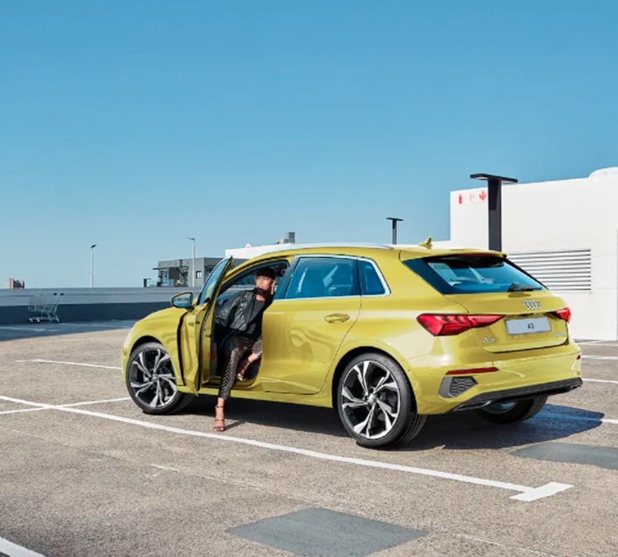 Audi A3 Sportback 35 TFSI S line อาวดี้ เอ 3 ปี 2022 : ภาพที่ 4