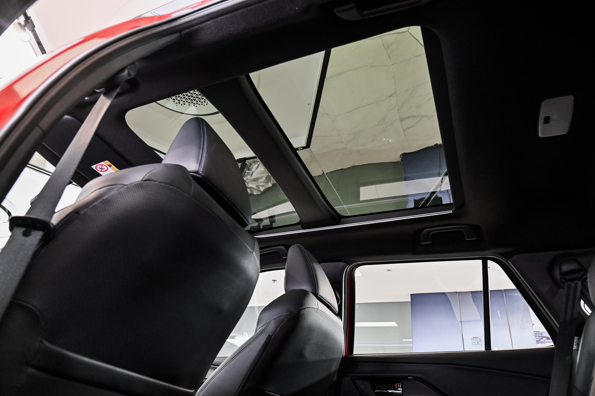 Toyota Yaris Cross HEV Premium Luxury โตโยต้า ปี 2023 : ภาพที่ 13
