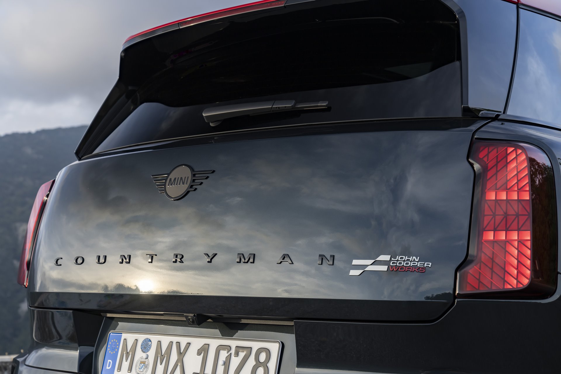 Mini John Cooper Works Countryman ALL4 มินิ จอห์น คูเปอร์ เวิร์กส์ ปี 2024 : ภาพที่ 7