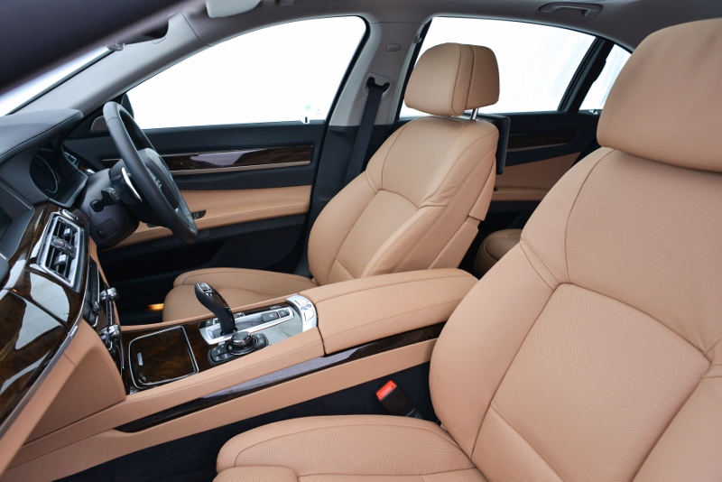 BMW Series 7 730Ld บีเอ็มดับเบิลยู ซีรีส์7 ปี 2010 : ภาพที่ 20