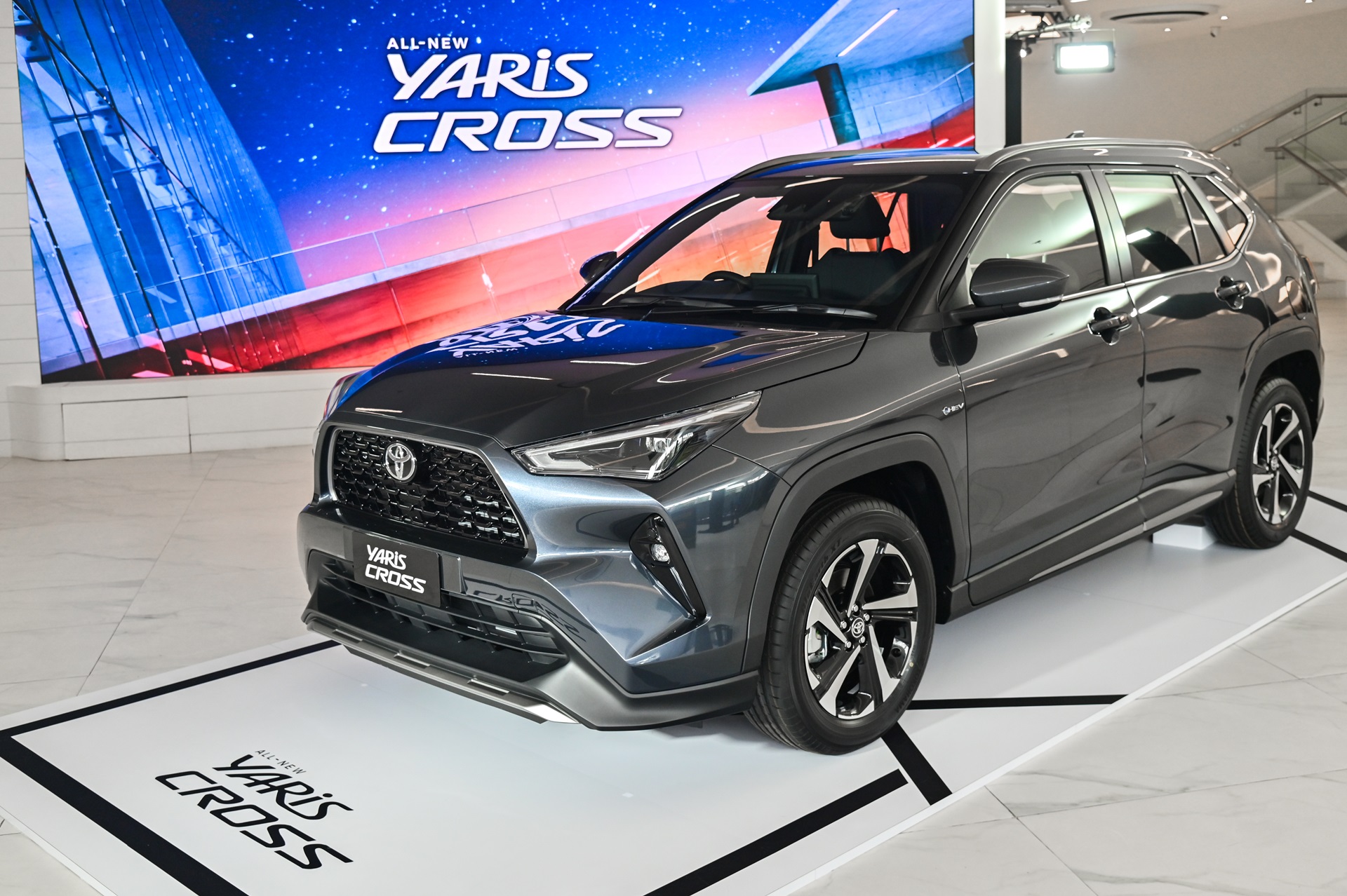 Toyota Yaris Cross HEV Premium โตโยต้า ปี 2023 : ภาพที่ 1
