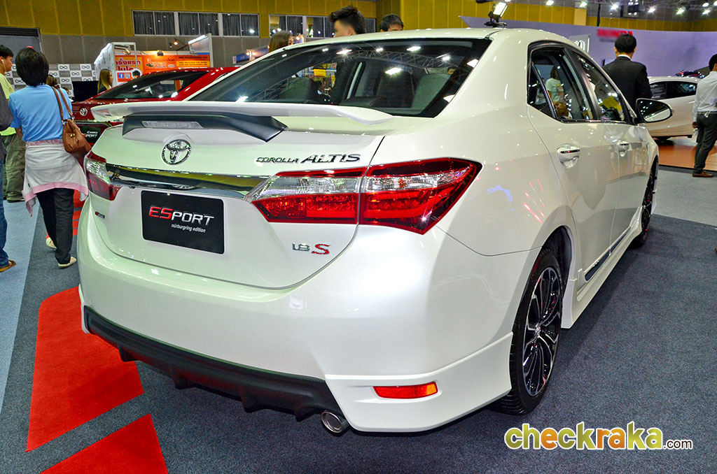 Toyota Altis (Corolla) 1.8 ESport Nurburgring Edition โตโยต้า อัลติส(โคโรลล่า) ปี 2015 : ภาพที่ 9