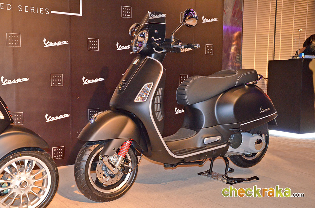 Vespa GTS 150 3Vie Monochrome Limited Series เวสป้า ปี 2015 : ภาพที่ 6