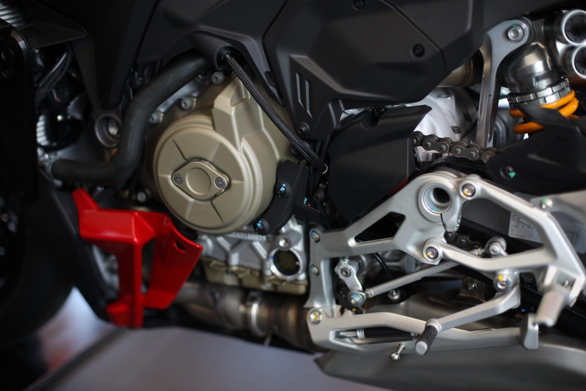 Ducati Streetfighter V4S ดูคาติ สตรีตไฟเตอร์ ปี 2025 : ภาพที่ 4
