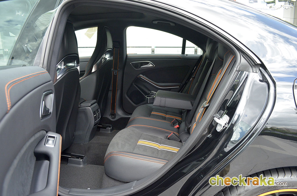 Mercedes-benz AMG CLA 45 AMG 4Matic เมอร์เซเดส-เบนซ์ เอเอ็มจี ปี 2014 : ภาพที่ 18