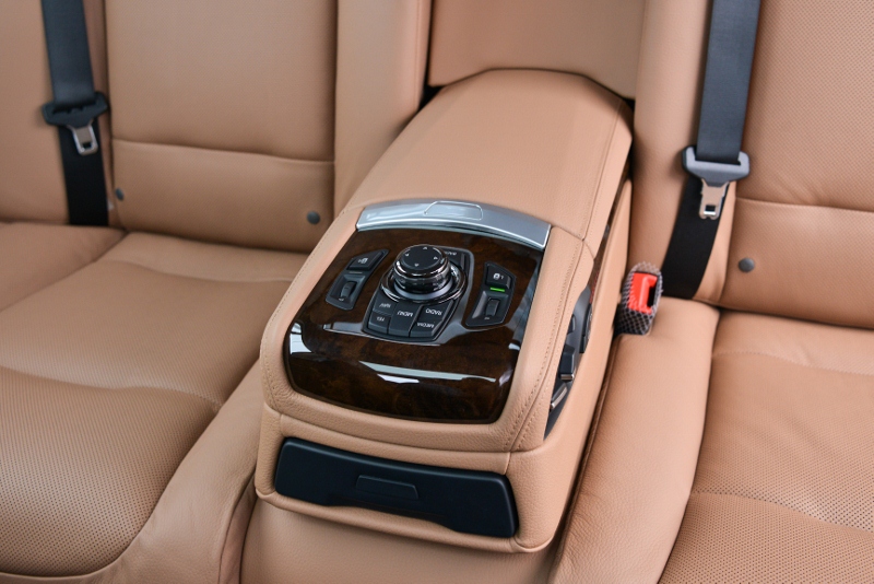 BMW Series 7 730Li บีเอ็มดับเบิลยู ซีรีส์7 ปี 2014 : ภาพที่ 18