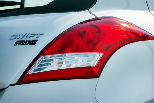 Suzuki Swift GLX RX-II CVT ซูซูกิ สวิฟท์ ปี 2017 : ภาพที่ 16