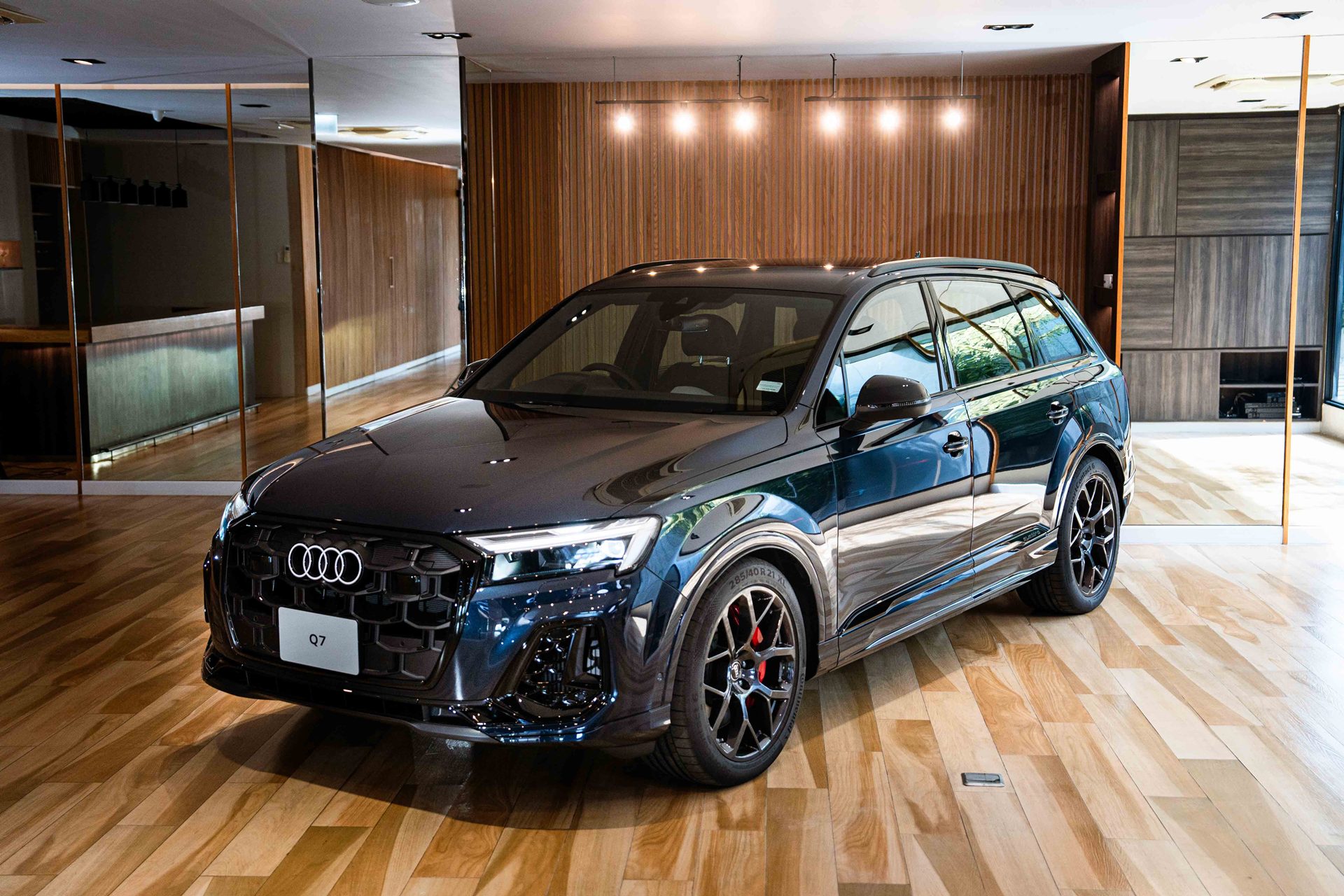 Audi Q7 TFSI e quattro S line edition one อาวดี้ คิว7 ปี 2024 : ภาพที่ 1