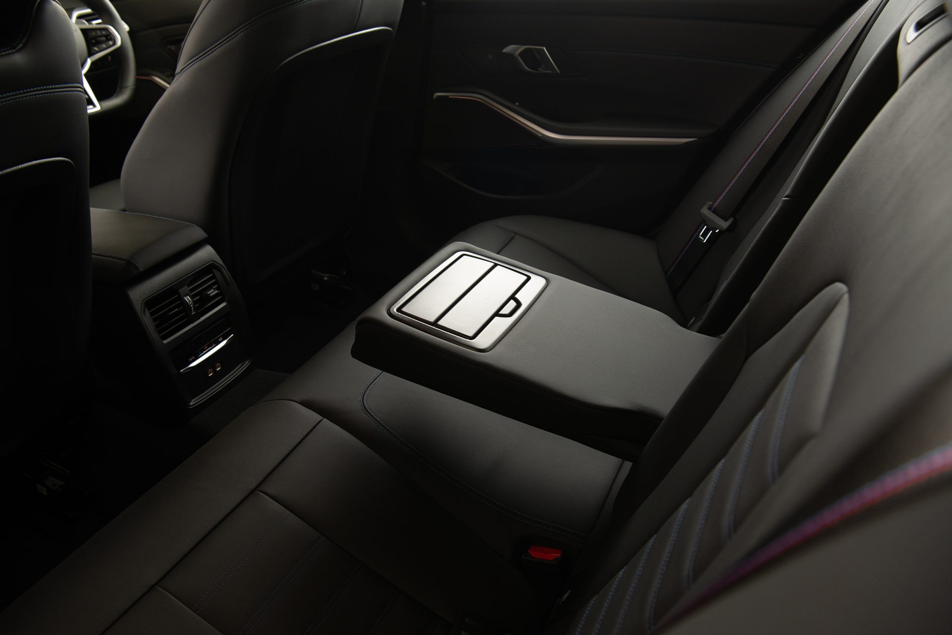 BMW Series 3 M340i xDrive บีเอ็มดับเบิลยู ซีรีส์3 ปี 2025 : ภาพที่ 16