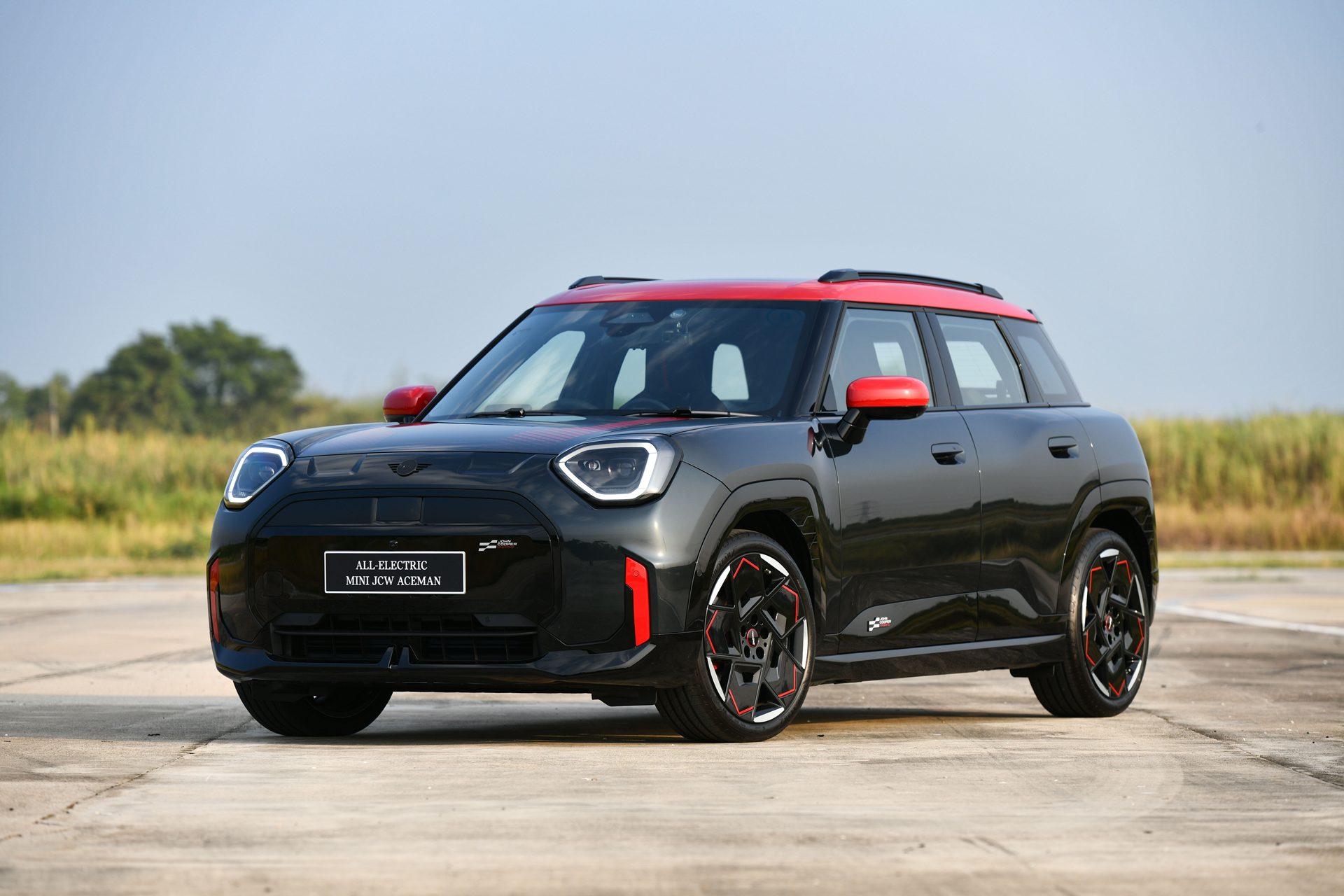 Mini John Cooper Works Aceman Electric มินิ จอห์น คูเปอร์ เวิร์กส์ ปี 2025 : ภาพที่ 1