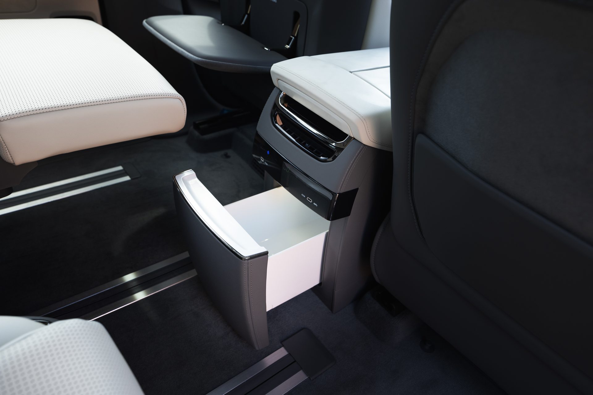 Zeekr 009 Standard 2WD ซีเคอร์ ปี 2025 : ภาพที่ 10